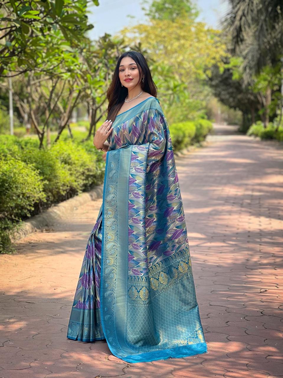 Women's Luxurious Pista Green & Pink Art Silk Saree with Intricate Leaf Weave & Broad Zari Border β Ideal for Festive & Wedding Occasions - Image 15